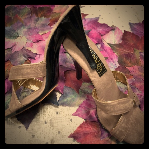 VINTAGE OPEN TOE SANDALS - Picture 4 of 14